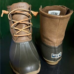 Sperry Brown and Black Lace Up Boots